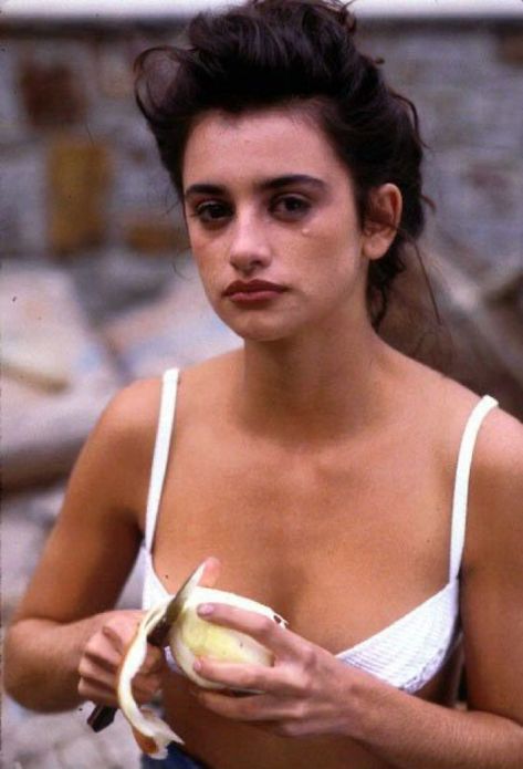 Penelope Cruz, Grunge Hair, Role Models, Pretty People, Beautiful People, Homecoming, Persona, A Woman, Star Wars