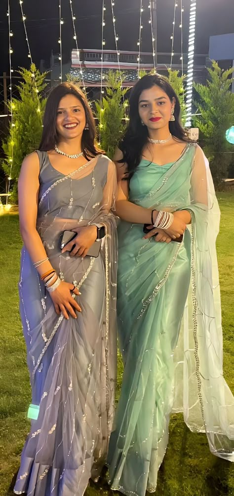 Friend Marriage Outfit Indian, Poses For 2 Friends In Saree, Traditional Saree Hairstyles Indian, Western Sarees Fashion, Bramha Ji, Dhoti Dress, Partywear Sarees, Simple Saree Designs, Indian Sari Dress