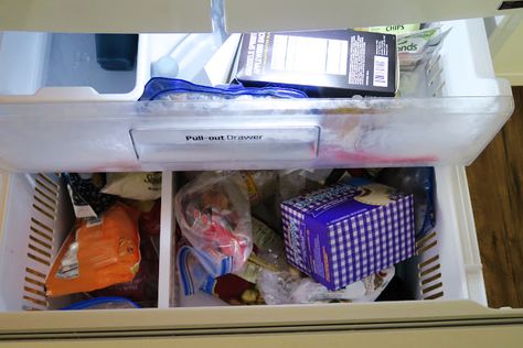 HOW TO ORGANIZE FREEZER DRAWERS Organizing Drawer Freezer, How To Organize A Bottom Drawer Freezer, Organize Freezer Upright, Organize Bottom Drawer Freezer, Bottom Freezer Organization, Organize Freezer, Drawer Freezer, Freezer Drawer, Freezer Organization