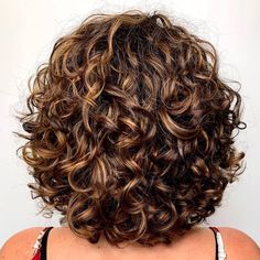 Perfect Curly Hair, Short Permed Hair, Shoulder Length Curly Hair, Dyed Curly Hair, Natural Curly Hair Cuts, Wavy Bob Haircuts, Bob Haircut Curly, Curly Hair Photos, Wavy Bob Hairstyles