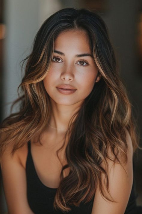 21 Honey Balayage Highlight Ideas to Brighten Your Look Warm Balayage On Dark Hair, Honey Balayage On Dark Hair, Honey Balayage Hair, Balayage For Brunettes, Golden Highlights Brown Hair, Balayage On Dark Hair, Honey Blonde Balayage, Hair Color Transformation, Natural Dark Blonde