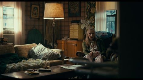 Todd Phillips, Cinematography Lighting, Joker 2019, Bedroom Scene, Cinematic Lighting, Movie Shots, Film Stills, Hd Movies, Movie Scenes