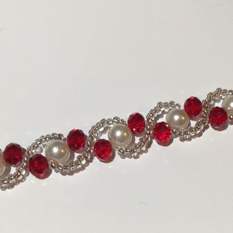 Beautiful Bracelet Featuring Scarlet Red Faceted Crystal Glass Beads, Faux Pearls, And Clear Seed Beads. With Toggle Clasp. Measures 6.75 Inches Long. Hand Made And Brand New. Oval Beads Jewelry, Glass Crystal Beads, Diy Red Jewelry, Crystal Glass Beads Bracelet, Seed Bead And Bicone Bracelets, Cube Bead Bracelet, Seed Bead Christmas Bracelets, Red Bead Bracelet Ideas, Red Beaded Jewelry