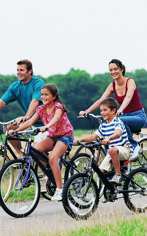 Best Ideas For Family Activities for Kids: Here is a list of family activities that will  help you have fun with your families and spend quality time with them. Family Running Together, Healthy Happy Family, Happy And Healthy Family, Healthy Family Lifestyle, My Family Is Happy And Healthy, Family Adventure Ideas, Quality Time Family, Family Activities For Kids, Quality Time With Kids