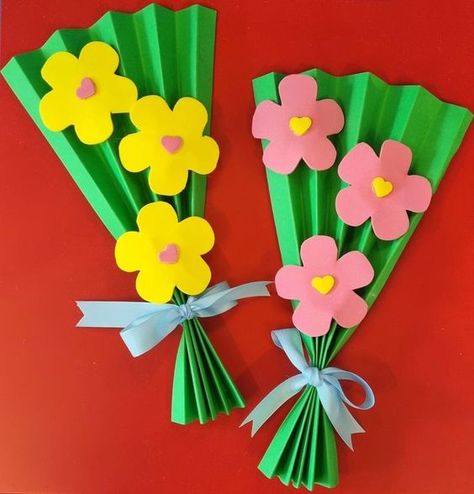 8 March Crafts For Kids, Mothers Day Cards Craft, Paper Snowflake Patterns, Flower Crafts Kids, Preschool Arts And Crafts, Mothers Day Crafts For Kids, Paper Flowers Craft, Diy Crafts Paper Flowers, Classroom Crafts