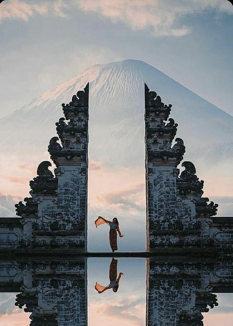 Lempuyang Temple Bali, Gate Of Heaven, Bali Travel Photography, 369 Manifestation, Affordable Honeymoon, Temple Bali, Bali Shopping, Bali Baby, Voyage Bali