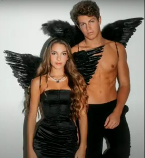 Black Angel Costume, Dark Angel Costume, Black Dress Halloween Costume, Halloween Bride Costumes, Halloween Customer, Badass Halloween Costumes, Teenage Halloween Costumes, Angel Halloween Costumes, Lexi Rivera