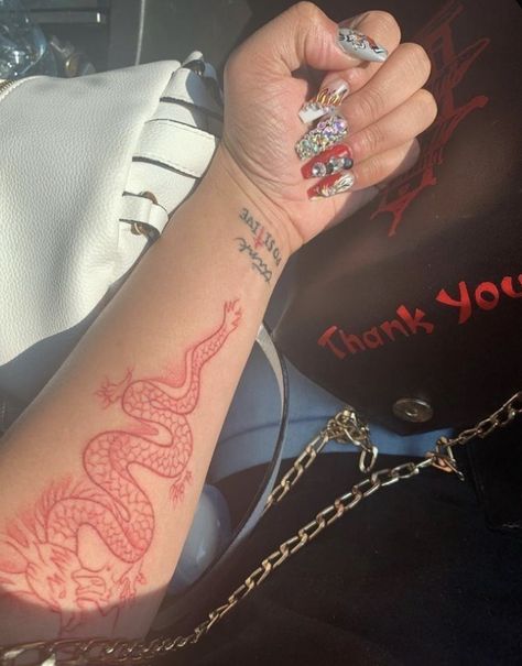 Tattoo Fairy, Dragon Tattoo Arm, Red Dragon Tattoo, Dragon Tattoo For Women, Tattoo Trend, Snakebites, Inspiration Tattoos, Red Ink Tattoos, Initial Tattoo