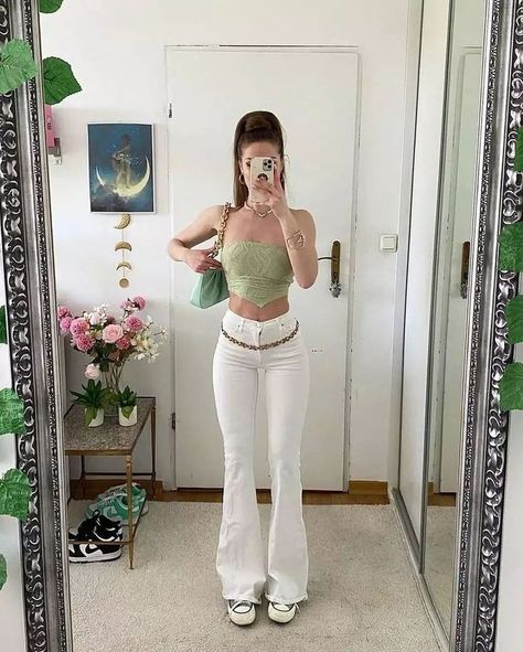 Flare White Pants Outfit, Bootcut White Jeans Outfit, Flare White Jeans Outfit, White Flared Jeans Outfit, White Bootcut Jeans Outfit, White Flare Pants Outfit, Boot Cut Pants Outfit, White Jeans Outfit Aesthetic, White Flare Jeans Outfit