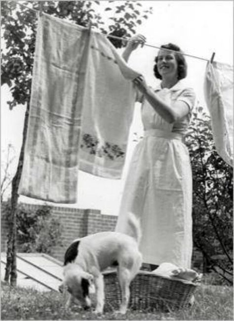 Sharing Washing Lines, Clothes Lines, Hanging Laundry, Vintage Housewife, Retro Housewife, Vintage Laundry, Laundry Drying, Washing Line, Hanging Clothes