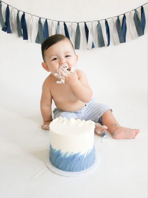 Smash Cake First Birthday, Cake Smash Inspiration, Boys First Birthday Cake, Boys 1st Birthday Cake, Cake Smash Theme, Baby Birthday Photoshoot, Baby Cake Smash, Boys 1st Birthday Party Ideas, Baby Boy 1st Birthday Party