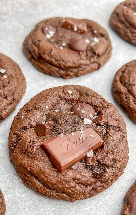 Chocolate Sea Salt Cookies, Salt Cookies, Sea Salt Cookies, Restaurant Copycat Recipes, Milano Cookies, Restaurant Copycat, Recipes Family, Copycat Restaurant Recipes, Salted Chocolate