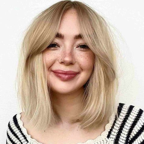 Blonde Pony, Long Layered Bob, Dunner Wordend Haar, Bangs For Round Face, Corte Bob, Bangs With Medium Hair, Round Face Shape, Long Bangs, Round Face Haircuts