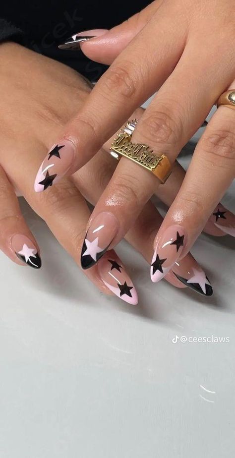 Paznokcie Hello Kitty, Black Acrylic Nails, Nagel Tips, Smink Inspiration, Grunge Nails, Star Nails, Fire Nails, Dream Nails, Funky Nails