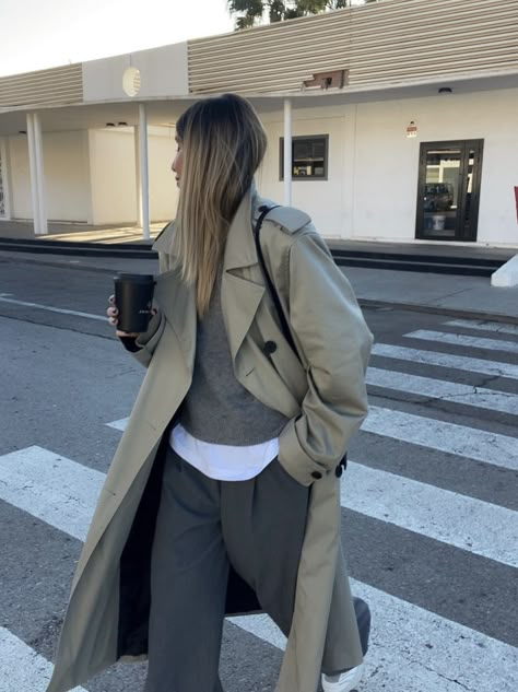 Trench Outfit, Trench Coat Outfit, Style Casual Chic, Instagram Style, Outfit Trends, Coat Outfits, Looks Chic, Mode Inspo, Clean Girl