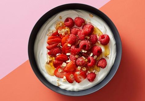 Yogurt Breakfast Recipes, Yogurt Recipes Breakfast, Yogurt With Honey, Fage Yogurt, Frozen Yogurt Bites, Berry Oatmeal, Yogurt Bowls, Oatmeal Yogurt, Yoghurt Bowl