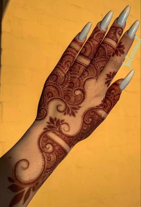 Mehendi Design Latest, Elegant Mehendi, Pretty Henna Designs, Full Mehndi Designs, Wedding Mehndi Designs, Latest Simple Mehndi Designs, Beautiful Mehndi, Social Art, Unique Mehndi Designs