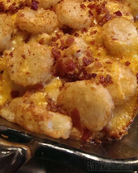 tater tot casserole Crock Pot Chicken Bacon Ranch, Bacon Ranch Tater Tot Casserole, Ranch Tater Tot Casserole, Tater Tot Recipes, Bacon Casserole, Tater Tot Casserole Recipes, Chicken Bacon Ranch Casserole, Tot Casserole, Crock Pot Chicken