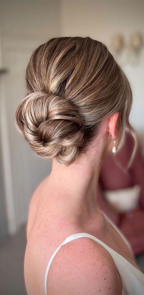 Textured Low Bun, Cute Hairstyles Updos, Cute Bun Hairstyles, Messy Hair Updo, Low Updo, Wedding Hair Inspiration, Low Bun, Hair Up Styles, Updo Hairstyles