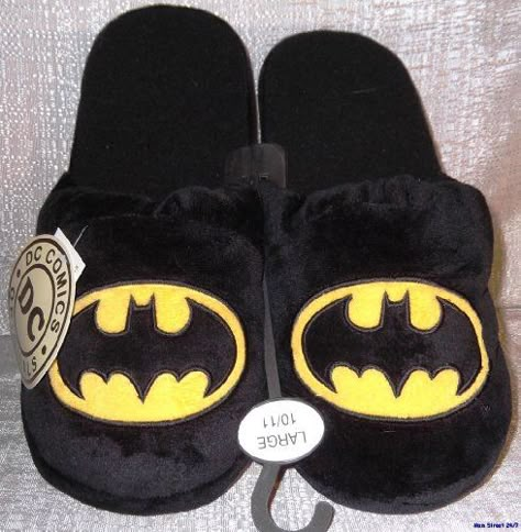 Batman Groom slippers Batman Slippers, Batman Pjs, Batman Merch, Batman Clothes, Spider Man Shoes, Batman Ideas, Batman Things, My Christmas Wish List, Batman Shoes