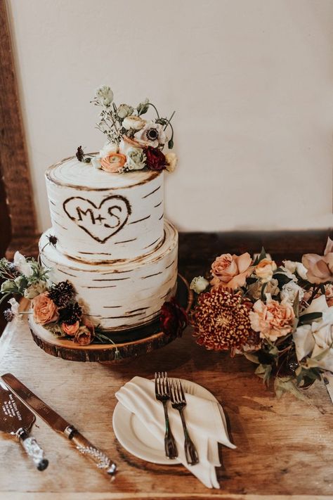 Autumn Cabin, Tennessee Mountains, Wedding Cake Tree, Aspen Wedding, Cabin Wedding, Wedding Reception Food, Romantic Wedding Cake, Wedding Cake Rustic, Rustic Wedding Cake