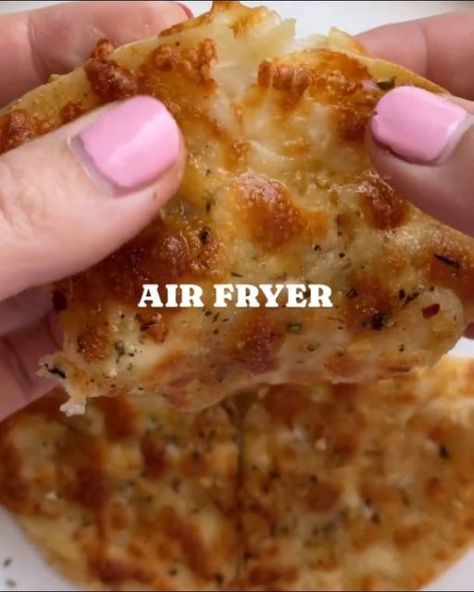 Tortilla Garlic Bread, Air Fryer Oven Recipes, Garlic Bread Recipe, Bread Easy, Fun Recipes, Oven Recipes, Fryer Recipes, Garlic Bread, Italian Seasoning