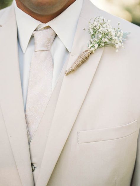 White Tuxedo Wedding, Vintage Suit, Cream Wedding, White Suit, Wedding Groomsmen, Wedding Speech, Neutral Wedding, Wedding Vintage, Wedding Chicks