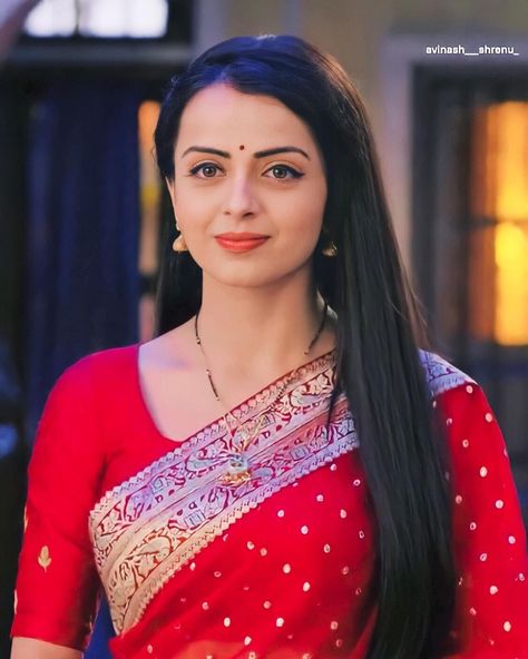 Shrenu Parikh In Saree, Tv Actress Images, Bridal Hair Decorations, Shrenu Parikh, Latest Bridal Blouse Designs, Aadhar Card, Actress Images, Bollywood Outfits, Tv Streaming