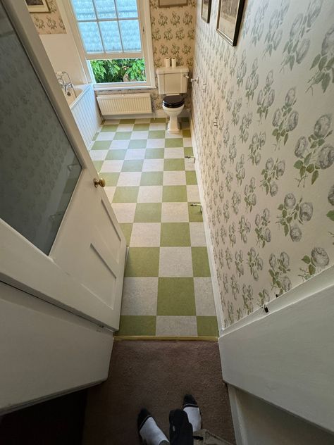 Marmoleum Real Concrete 3136 & Marmoleum Fresco 3265 tiles installation Marmoleum Checkered Floors, Marmoleum Floors Living Room, Marmoleum Bathroom, Marmoleum Kitchen Floor, Green Marmoleum Floor, Blue Marmoleum Floor, Tiles Installation, Marmoleum Floors, Green Bathroom