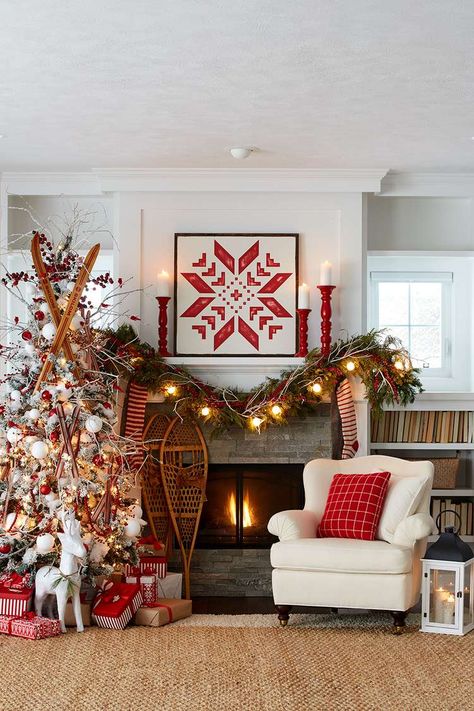 41 Christmas Living Room Ideas to Get Your Home Ready for the Holidays Christmas Living Room Ideas, Cozy Christmas Living Room, Holiday Living Room, Christmas Living Room, Christmas Decorations For Kids, Christmas Decorations Living Room, Craft Room Decor, Christmas Lovers, Christmas Living Rooms