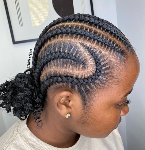 Natural Cornrow Hairstyles For Black Women, Simple Cornrow Styles, Mohawk Cornrow Hairstyles, Natte Coller, 8 Cornrows Braids, Cornrows Natural Hair No Extensions, Simple Cornrow Ideas, Circle Braid, Exotic Hair Color