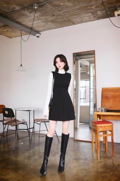 Korean Date Outfit, Classy Feminine, Casual College Outfits, Stylish Work Outfits, Fashion Mistakes, Kpop Fashion Outfits, 가을 패션, Edgy Outfits, Blackpink Fashion