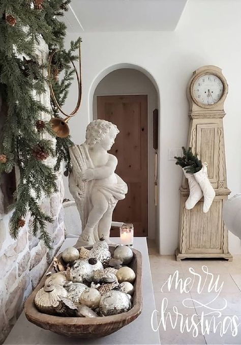 Diy Scandinavian Decor, French Farmhouse Christmas, French Country Christmas Decor, Country Christmas Decor, Serene Home, Day Of Peace, French Country Christmas, French Christmas, Christmas Decor Inspiration