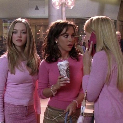 Mean Girl 3, Mean Girls Aesthetic, 2000s Girl, Chick Flicks, Regina George, 2000s Aesthetic, Iconic Movies, 2000s Fashion, Mean Girls