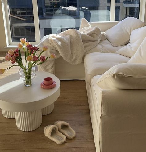 White Couch, Dream Apartment Decor, College Apartment Decor, Future Apartment Decor, Dream House Rooms, Apartment Decor Inspiration, Dream Apartment, Room Makeover Inspiration, House Room