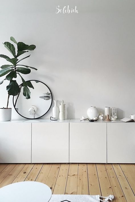 6 IKEA-Sideboards – Von BESTA bis IVAR Foto: na.hili #solebich #ikea #kommode #sideboard #besta #weiß #hell #deko Ikea Sideboard, Besta Ikea, Ikea Interior, Ikea Living Room, Living Vintage, Bedroom Sideboard, Ikea Besta, White Sideboard, Condo Living