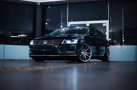 Revised Face of Black VW Passat with Chrome Billet Grille Siyah Passat, Truck Tools, Vw Passat, Love Car, Blade Runner, Military Discounts, Car Lover, Blue Paint, Volkswagen Passat