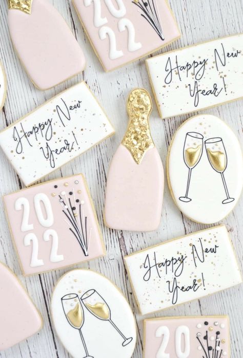 No Bake Sugar Cookies, House Cookies, New Years Cookies, Royal Iced Cookies, Sugar Cookie Royal Icing, Iced Sugar Cookies, Sugar Cookie Designs, Cutout Sugar Cookies, Pretty Cookies