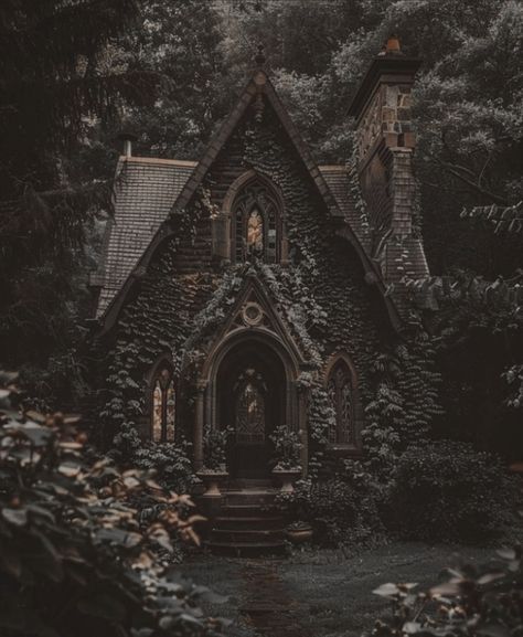 Forest Home Exterior, Dark Cottagecore House, Gothic Cottage, Witchy Cottage, Fairytale Houses, Storybook House, Whimsical Cottage, Reading Corners, Forest Home