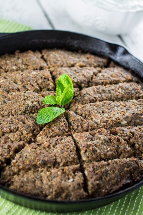 Baked Kibbeh Recipe, Lebanese Meatballs, Kibbeh Recipe Lebanese, Baked Kibbeh, Cucumber Yogurt Dip, Kibbeh Recipe, Dessert Pasta, Middle East Food, Syrian Food