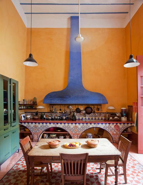 6 Mexican Homes That Will Inspire Your Vacation House Decor . . . | Architectural Digest Mexican Style Dining Room, Vacation House Decor, Mexican Home Design, Style Hacienda, Mexican Style Homes, Mexican Interior Design, Mexican Interiors, Mexican Kitchen Decor, Hacienda Style Homes