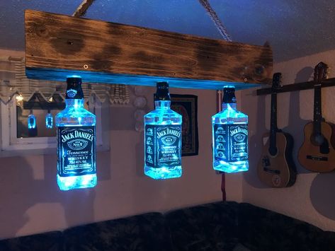 Jack Daniels Lampe | Bottle lights, Diy light fixtures, Diy home bar Jack Daniels Lights Bottle Lamps, Jack Daniels Lamp Diy, Diy Jack Daniels Bottle Projects, Jack Daniels Lampe, Jack Daniels Decor, Jack Daniels Lamp, Man Cave Lighting, Jack Daniels Bottle, Liquor Bottle Crafts