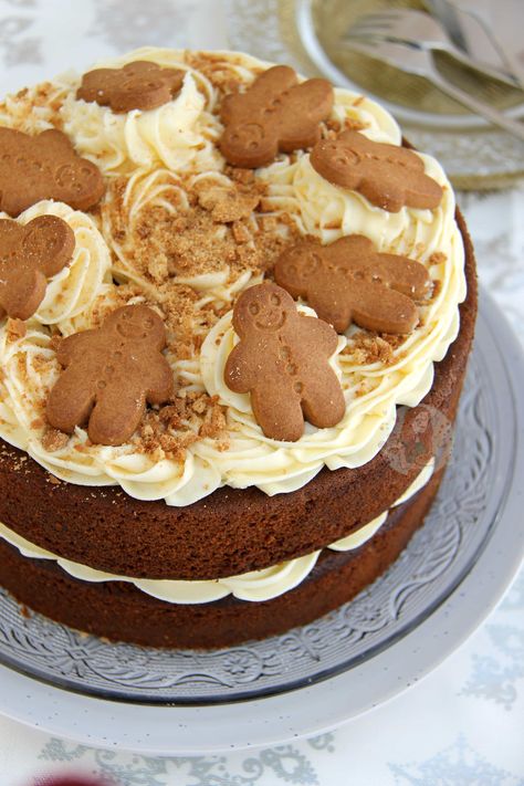 Christmas Gingerbread Cake! - Jane's Patisserie Cake Recipes Uk, Gingerbread Cake Recipe, Janes Patisserie, Inside Cake, Ginger Cake, Christmas Cake Recipes, Xmas Cake, Gingerbread Recipe, Gingerbread Cake