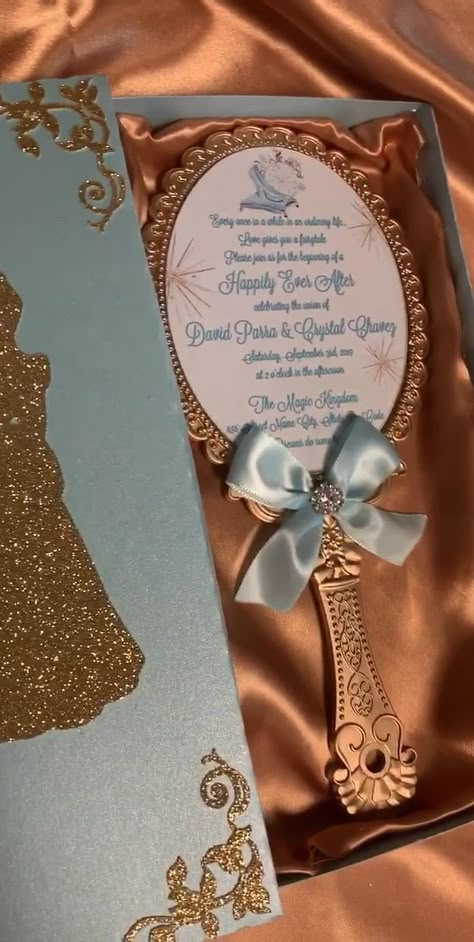 15 Invitations Ideas, Cinderella Themed Quinceanera, Cinderella Mirror, Ideas Para 15 Años, Mirror Invitations, Cinderella Themed Wedding, 15 Party Ideas Quinceanera, Sweet 16 Cinderella Theme, Cinderella Quince