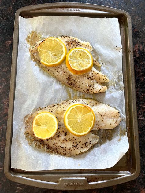 Lemon Sole Recipes, Baked Sole, Sole Recipe, Sole Recipes, Frozen Lemon, Seafood Dinner, Recipe Healthy, Fish Fillet, Delicious Dinner