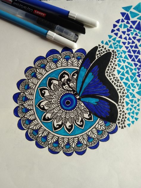 Rangoli Drawing On Paper, Peacock Mandala Art, Butterfly Mandala Art, Unique Mandala Art, Lippon Art, Mandala Project, Mandala Tutorial, تزيين دفاتر, Mandala Arts