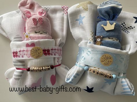 Twins Gift Ideas, Practical Baby Gifts, Baby Nappy Cakes, Newborn Gift Basket, Homemade Baby Gifts, Twin Baby Gifts, Baby Gifts To Make, Twins Gift, Baby Gift Hampers