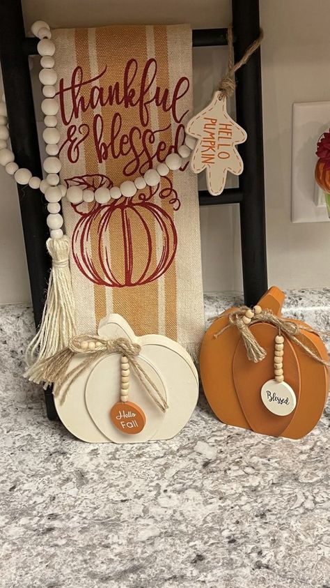 Counter Ladder Decor, Fall Kitchen Towels Diy, Mini Ladder Decor Ideas Kitchen, Fall Blanket Ladder Decor, Fall Ladder Decor, Fall Ladder Decor Ideas, Cabin Kitchenette, Mini Ladder Decor Ideas, Mini Ladder Decor