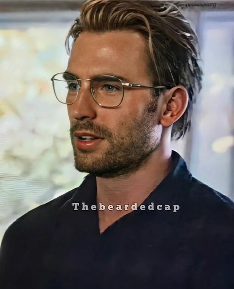 Tom Cruise With Glasses, Chris Evans Sunglasses, Alpha Male Outfits, Chris Evans With Glasses, Chris Evans Glasses, Chris Evans Long Hair, Chris Evans Haircut, Chris Evans Beard, Glasses Outfit