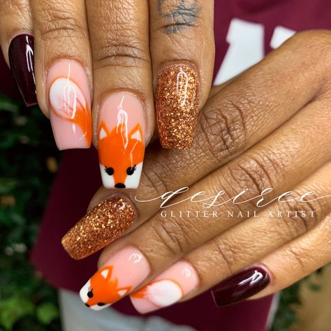 Fox Nails Designs Fall, Fox Fall Nails, Squirrel Nail Art, Fall Fox Nails, Fall Tree Nails, Fall Gnome Nails, Fox Nails Designs, September Gel Nails, November Nail Art Fall